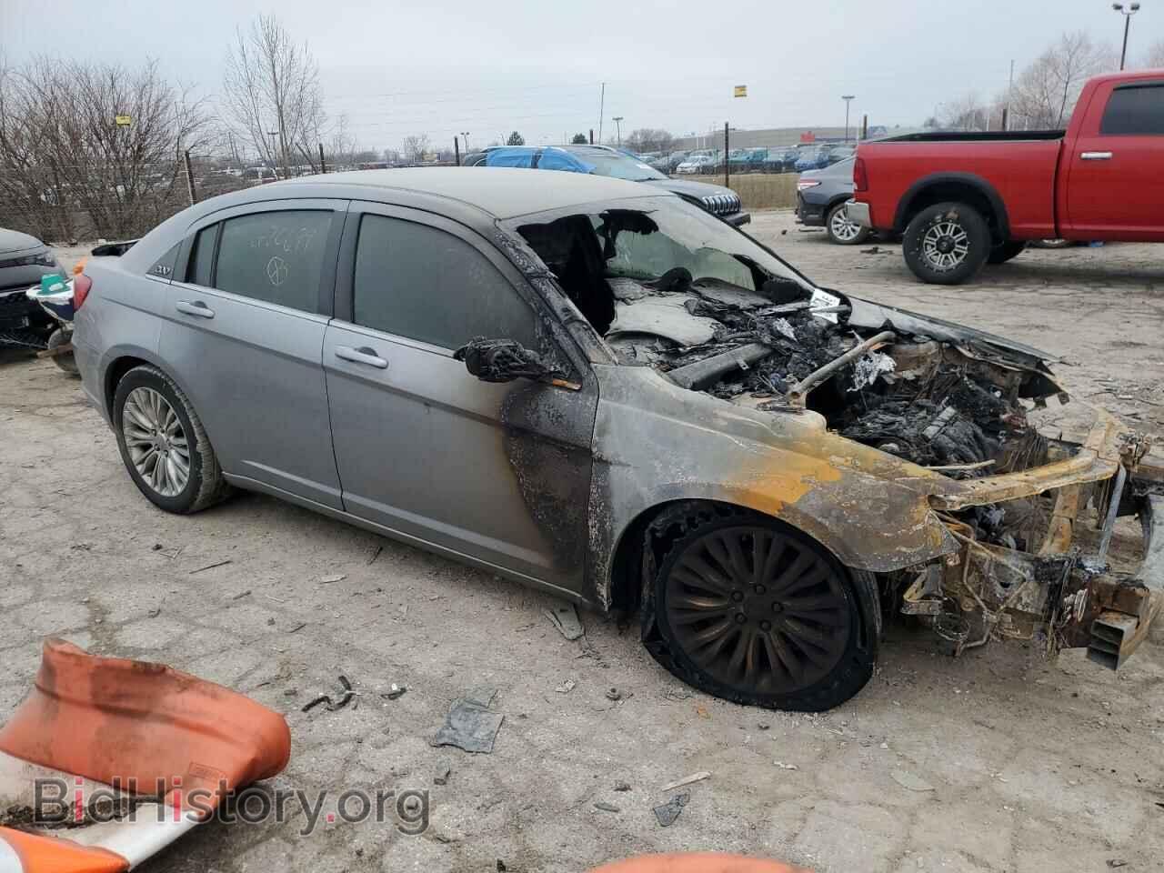 2013 CHRYSLER 200 - VIN: 1C3CCBAB1DN670699 - Фото 4