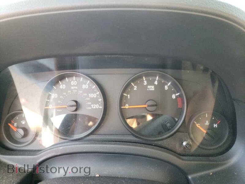 2012 Jeep COMPASS (VIN 1C4NJCEB6CD678733) — photo 9 of 12