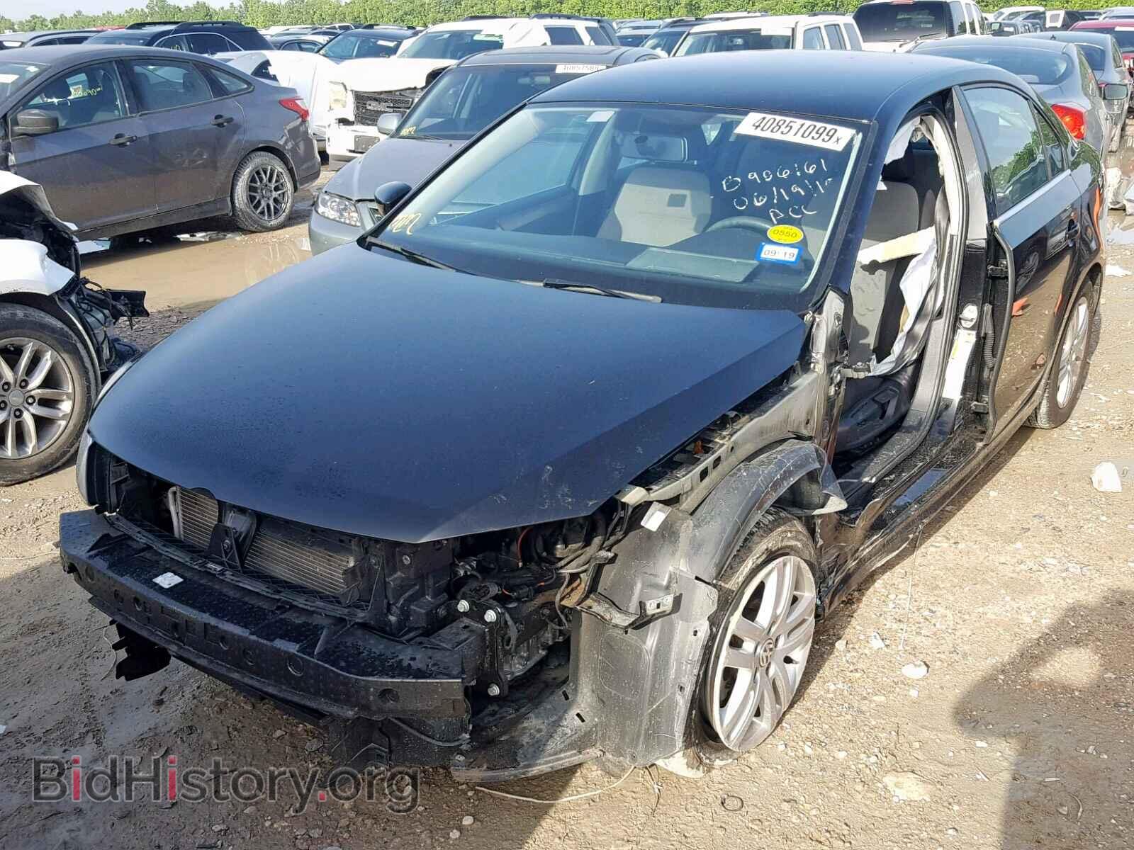 2017 VOLKSWAGEN JETTA - VIN: 3VW2B7AJ8HM282820 - Photo 2