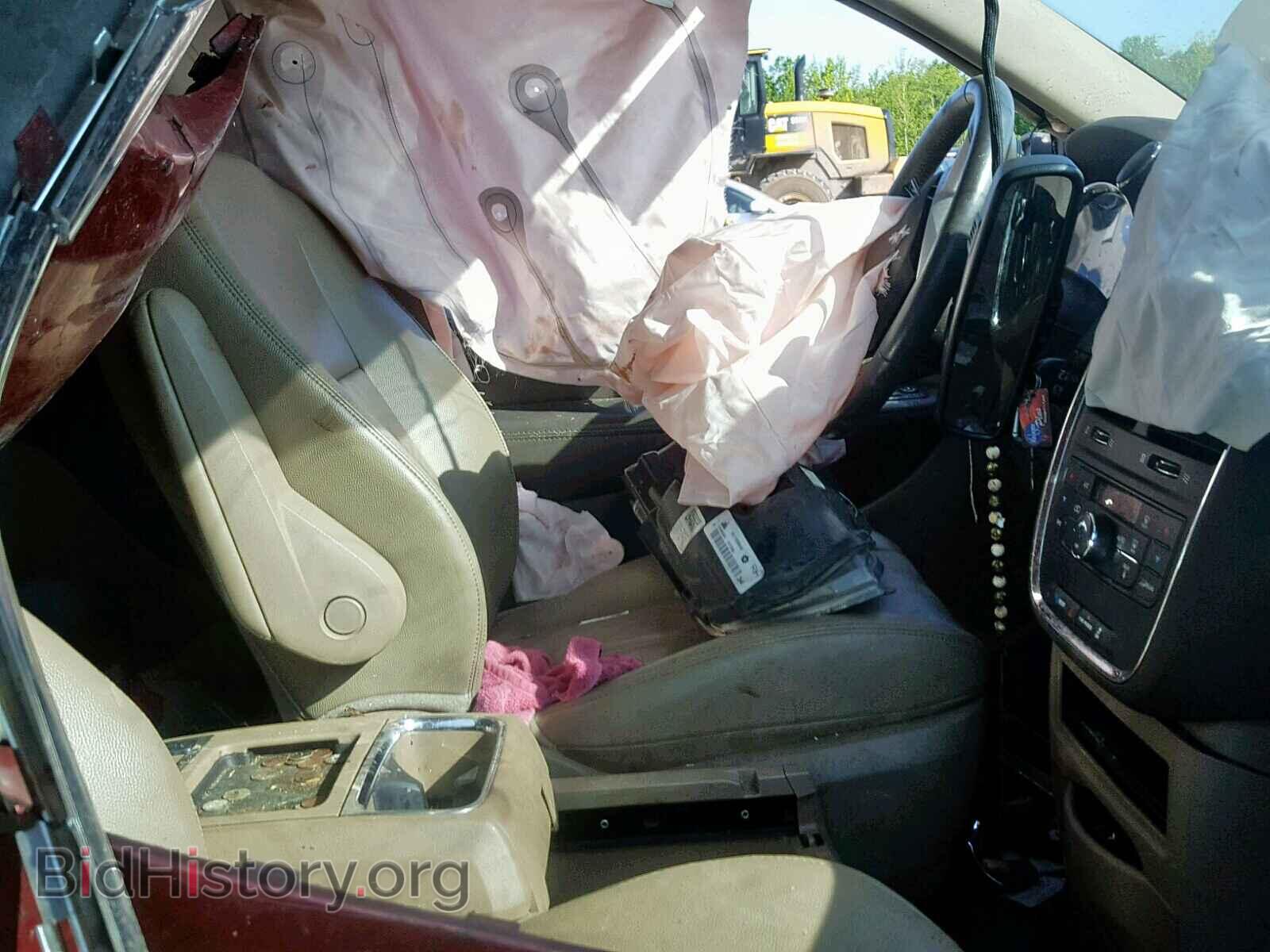 2014 CHRYSLER TOWN & COU - VIN: 2C4RC1BG9ER372268 - Фото 5