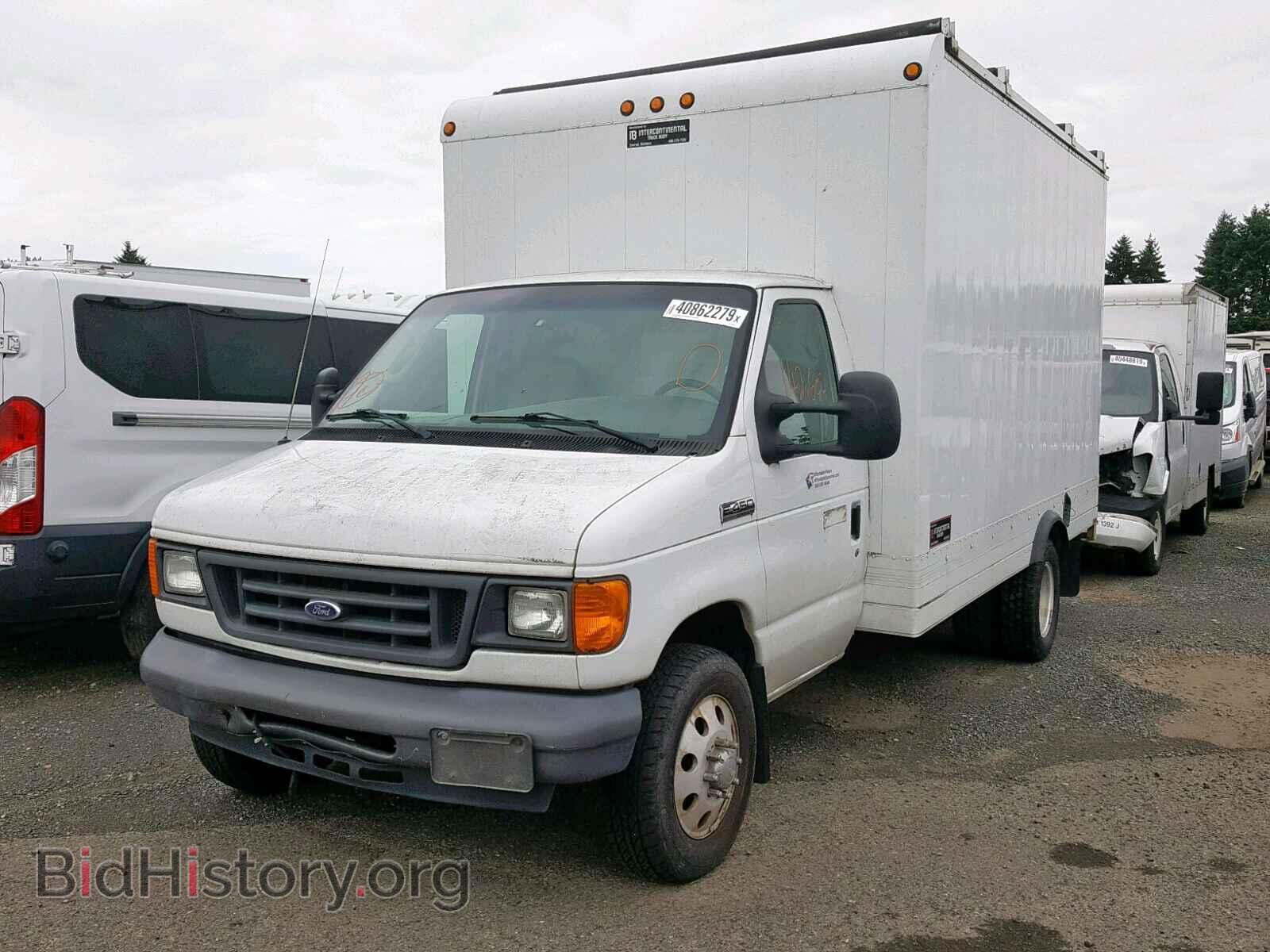 2006 FORD ECONOLINE - VIN: 1FDXE45P76DB42503 - Фото 2