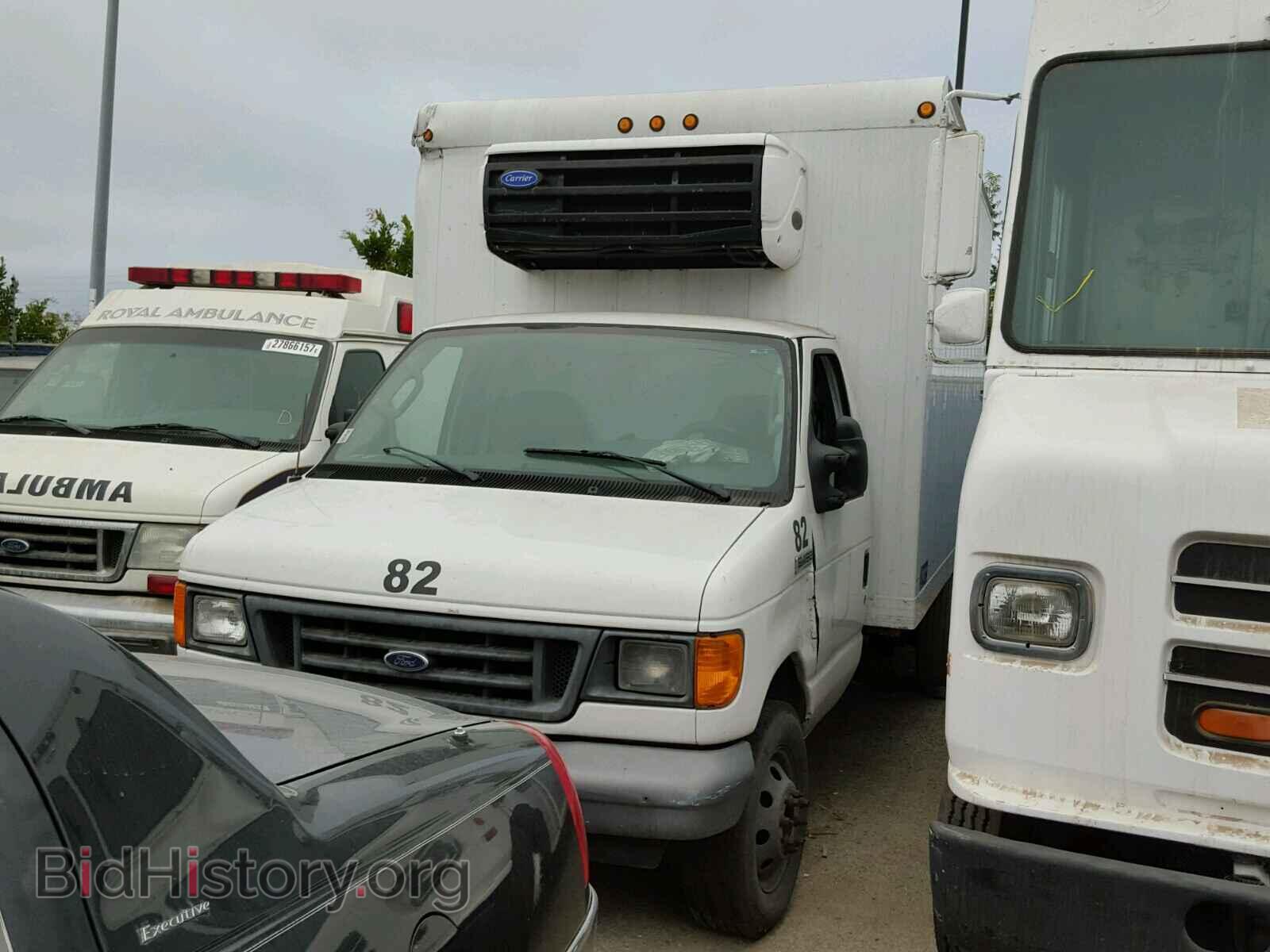 2006 FORD ECONOLINE - VIN: 1FDXE45P06DB42505 - Фото 2