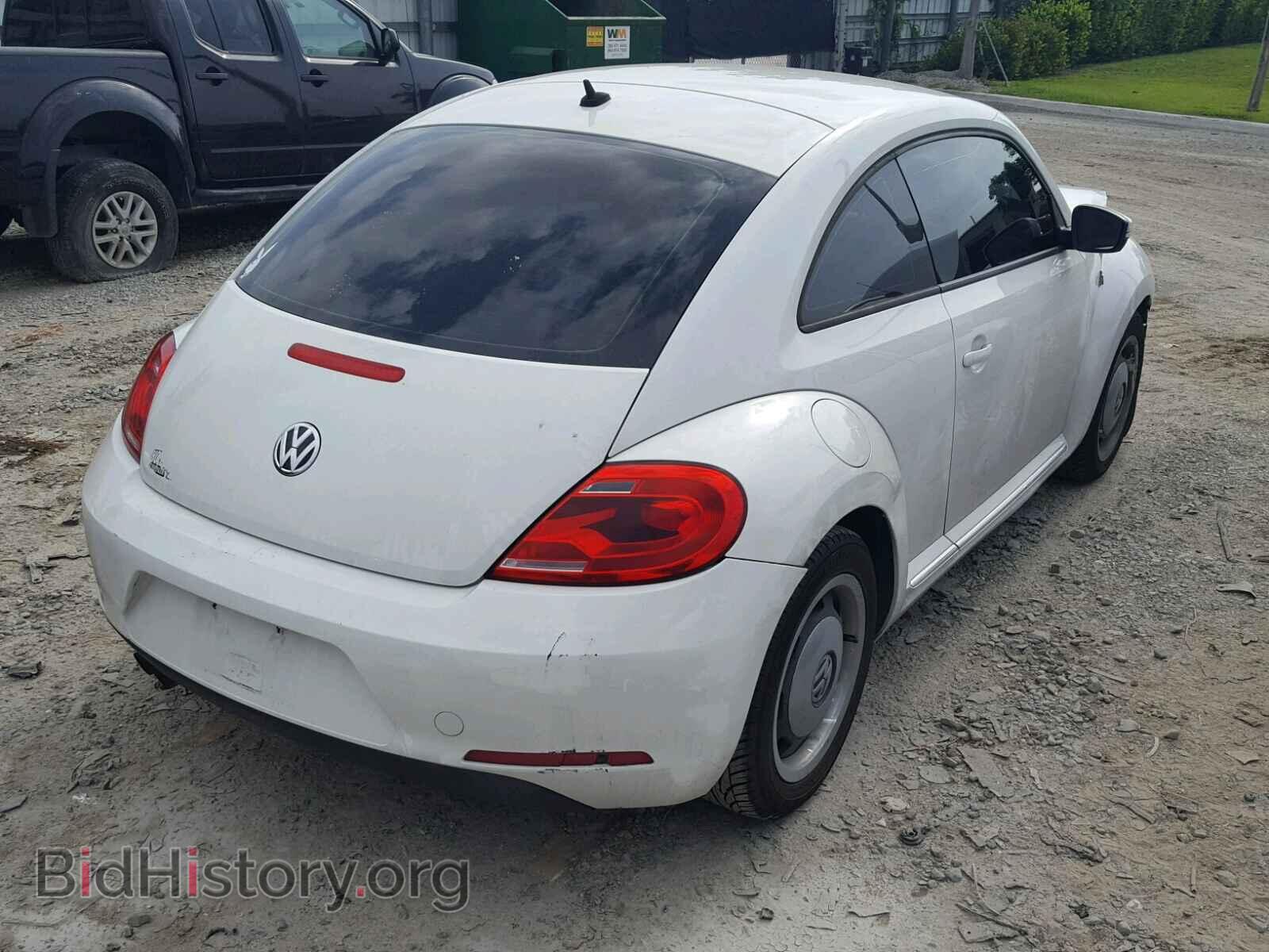 2013 VOLKSWAGEN BEETLE - VIN: 3VWJX7AT7DM632012 - Фото 4