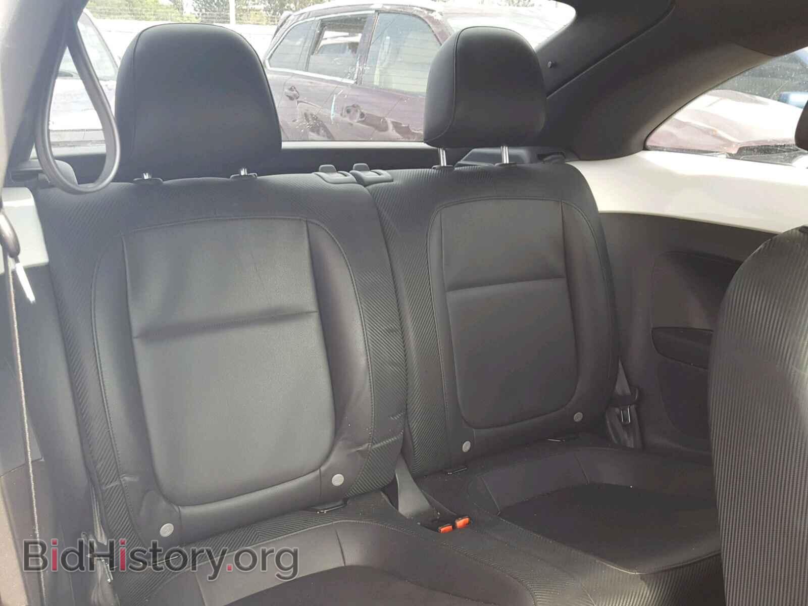 2013 VOLKSWAGEN BEETLE - VIN: 3VWJX7AT7DM632012 - Фото 6