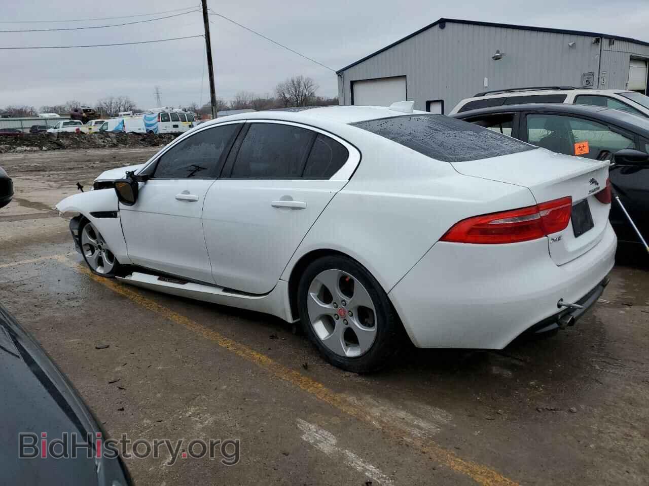 2017 JAGUAR XE - VIN: SAJAR4BG5HA977766 - Фото 2