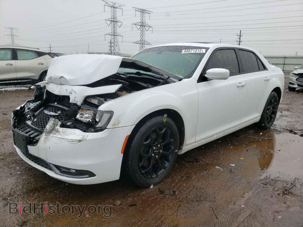 2017 CHRYSLER 300 - VIN: 2C3CCAGGXHH616748 - Фото 2