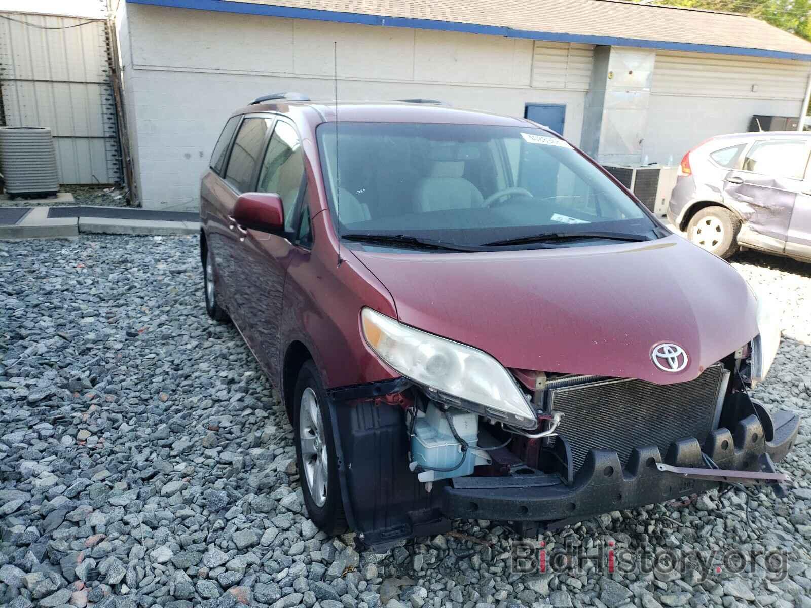 Photo 5TDKK3DC4DS311734 - TOYOTA SIENNA 2013