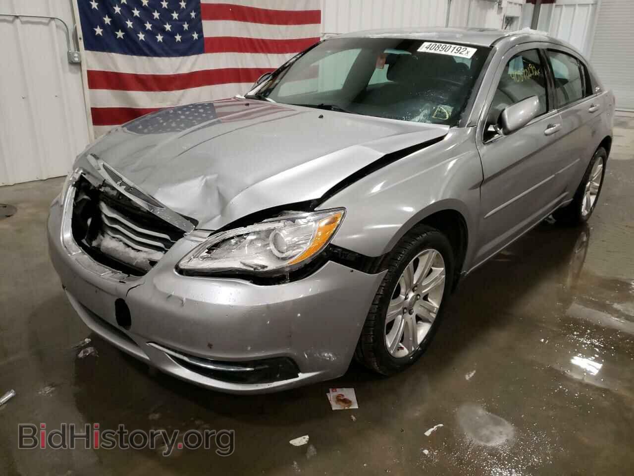 2013 CHRYSLER 200 - VIN: 1C3CCBBB4DN714032 - Фото 2