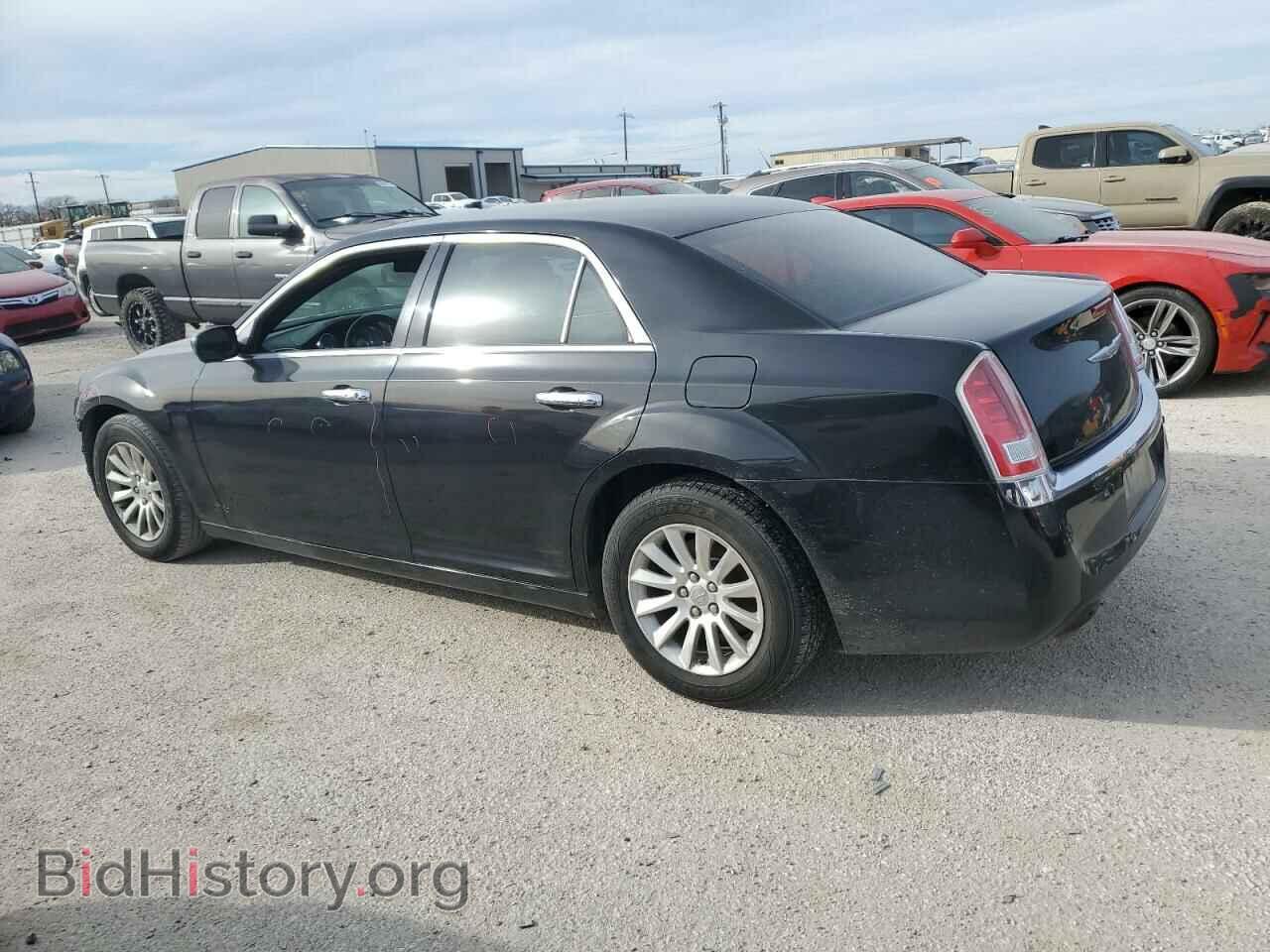 2013 CHRYSLER 300 - VIN: 2C3CCAAG1DH599227 - Фото 2