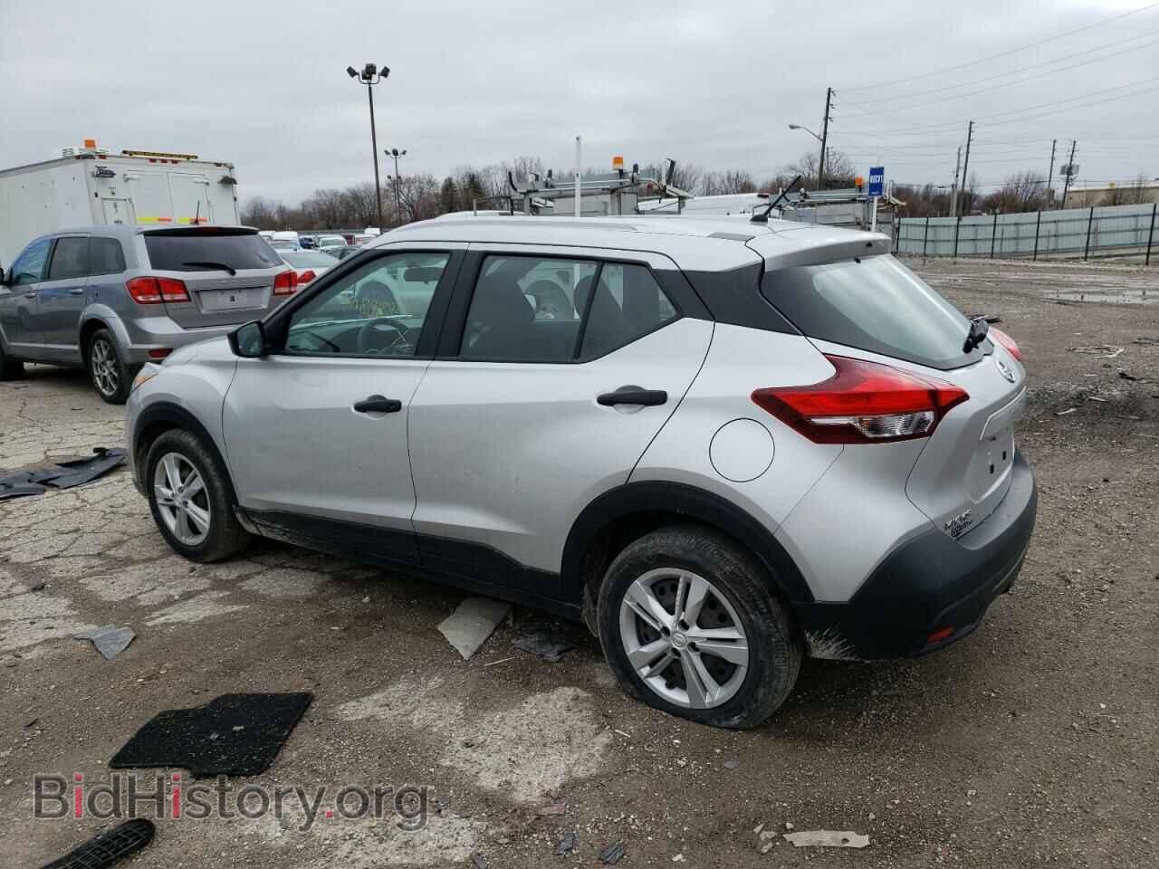2019 NISSAN KICKS - VIN: 3N1CP5CU3KL555375 - Фото 2