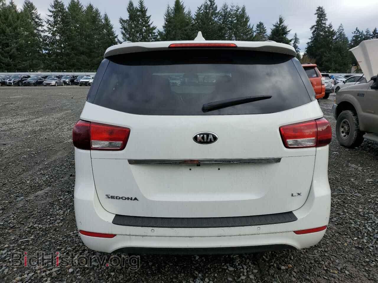2017 KIA All Models - VIN: KNDMB5C19H6229640 - Photo 6