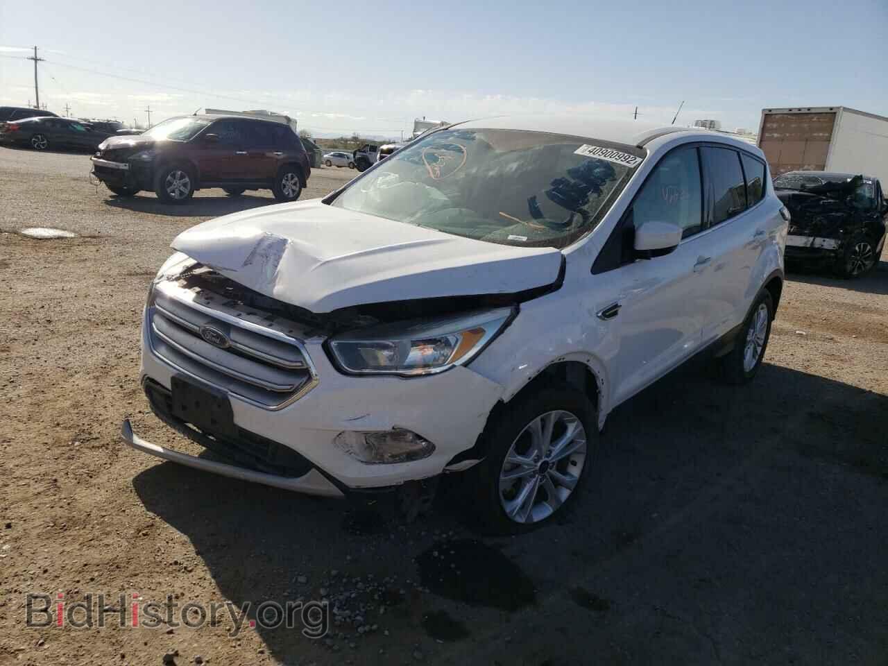 2017 FORD ESCAPE - VIN: 1FMCU0G91HUC03405 - Фото 2