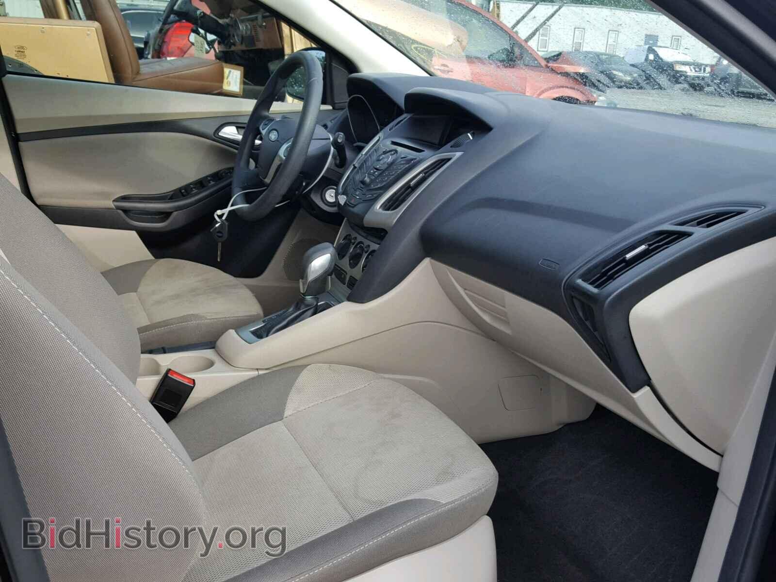 2012 Ford FOCUS (VIN 1FAHP3K29CL443450) — фото 5 из 10