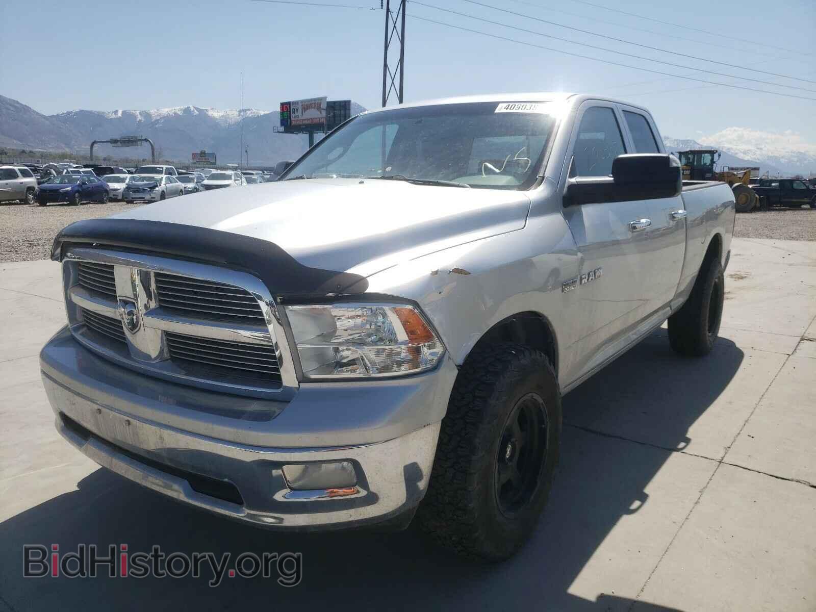 2010 DODGE RAM 1500 - VIN: 1D7RV1GT8AS257501 - Фото 2