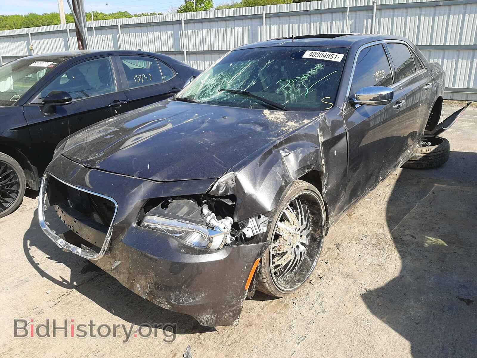 2019 CHRYSLER 300 - VIN: 2C3CCAEG1KH594763 - Фото 2