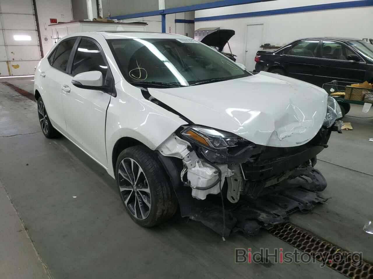 Photo 5YFBURHE5JP791800 - TOYOTA COROLLA 2018