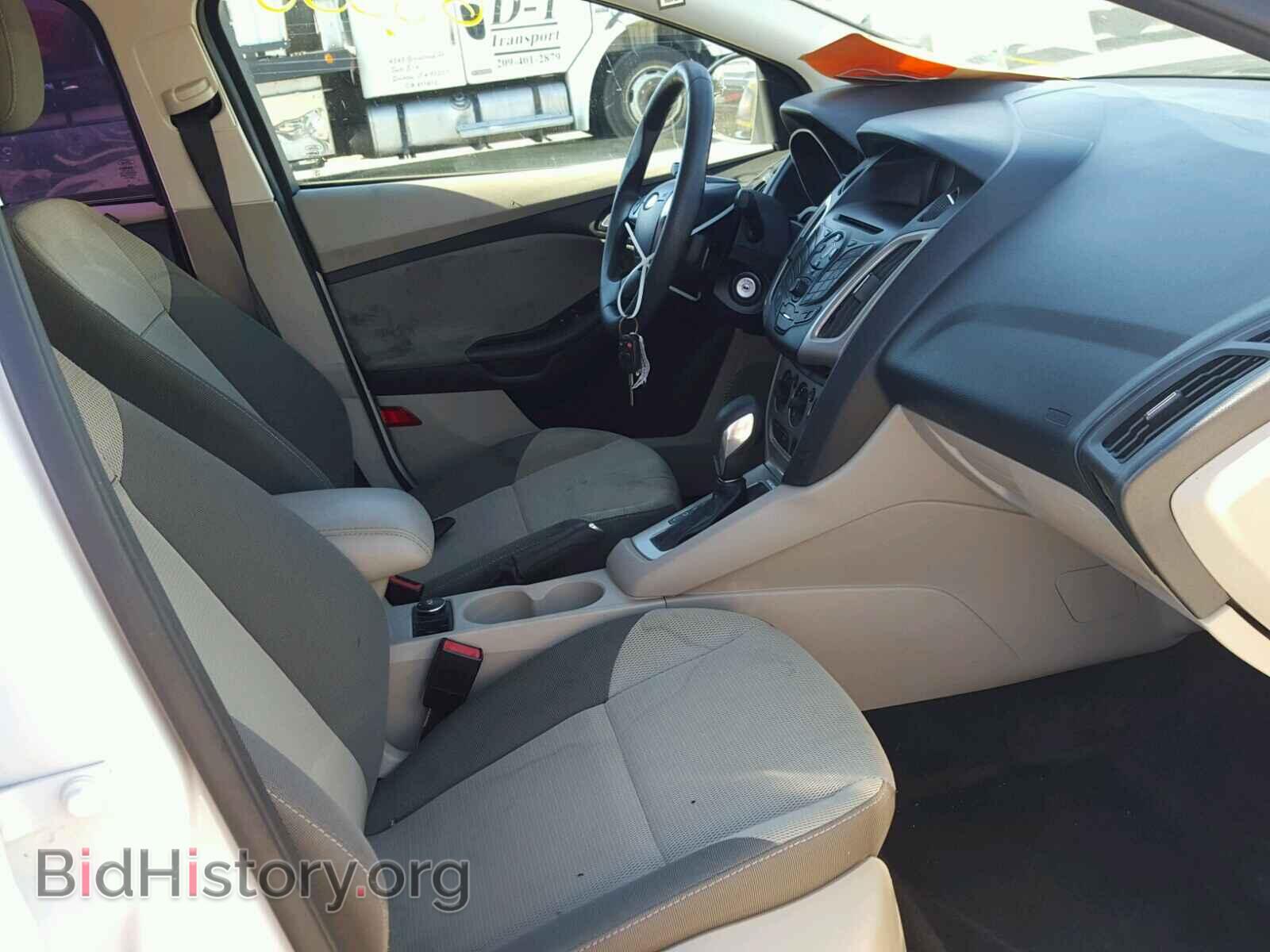 2012 Ford FOCUS (VIN 1FAHP3F28CL285287) — фото 5 из 10