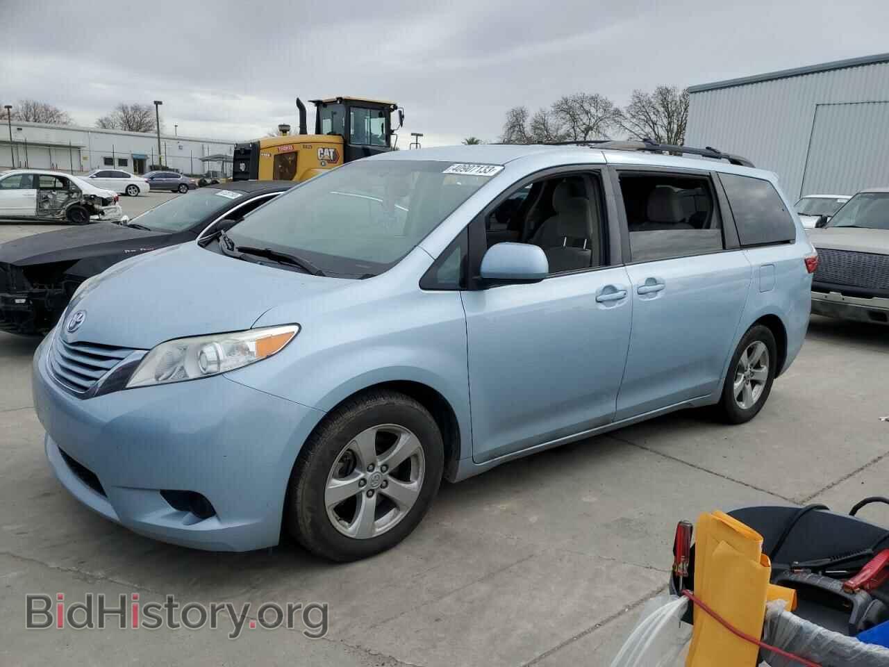 Фотография 5TDKZ3DC3HS779262 - TOYOTA SIENNA 2017