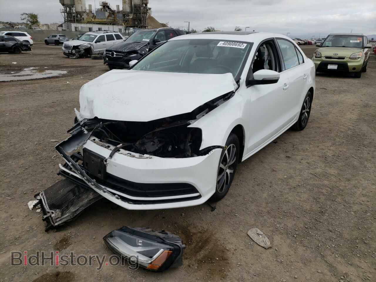 2017 VOLKSWAGEN JETTA - VIN: 3VWDB7AJ8HM394056 - Фото 2