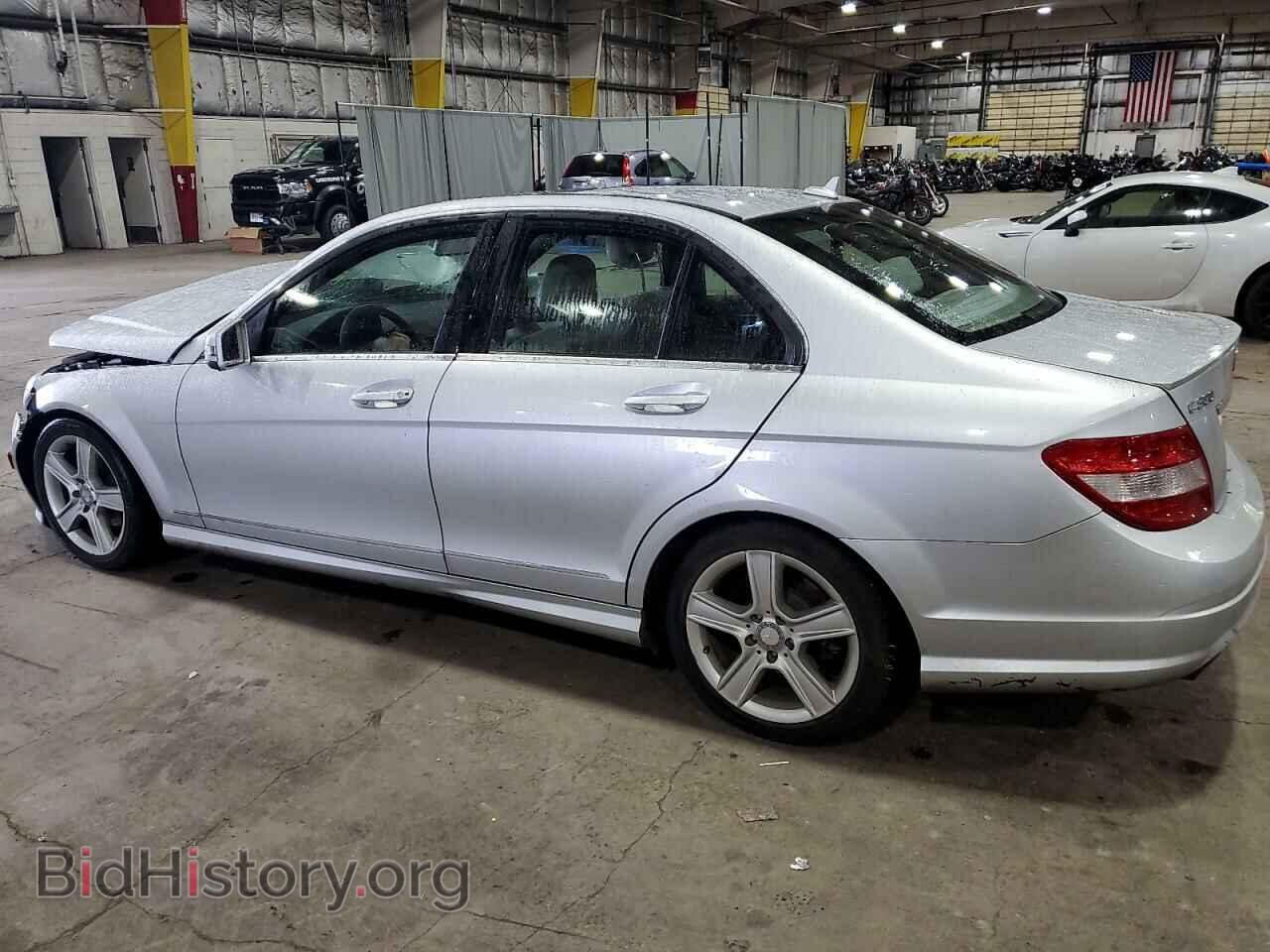 2011 MERCEDES-BENZ C-CLASS - VIN: WDDGF5EB7BA427490 - Фото 2