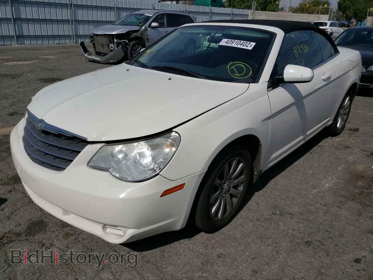 2010 CHRYSLER SEBRING - VIN: 1C3BC5ED5AN197233 - Фото 2