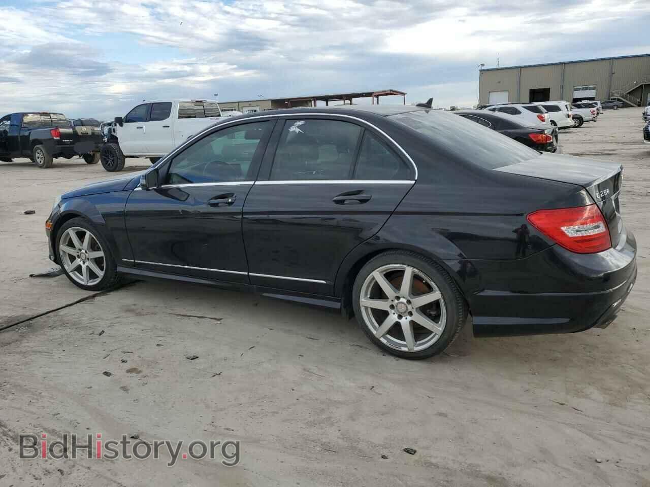 2014 MERCEDES-BENZ C-CLASS - VIN: WDDGF4HB7EA928700 - Фото 2