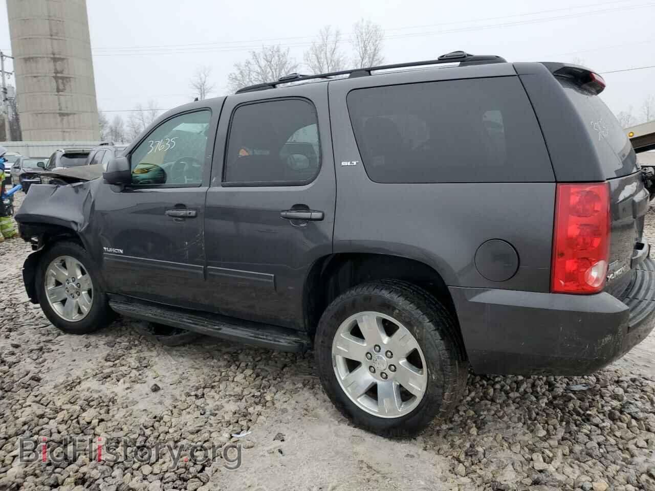 2011 GMC YUKON - VIN: 1GKS2CE09BR237635 - Photo 2