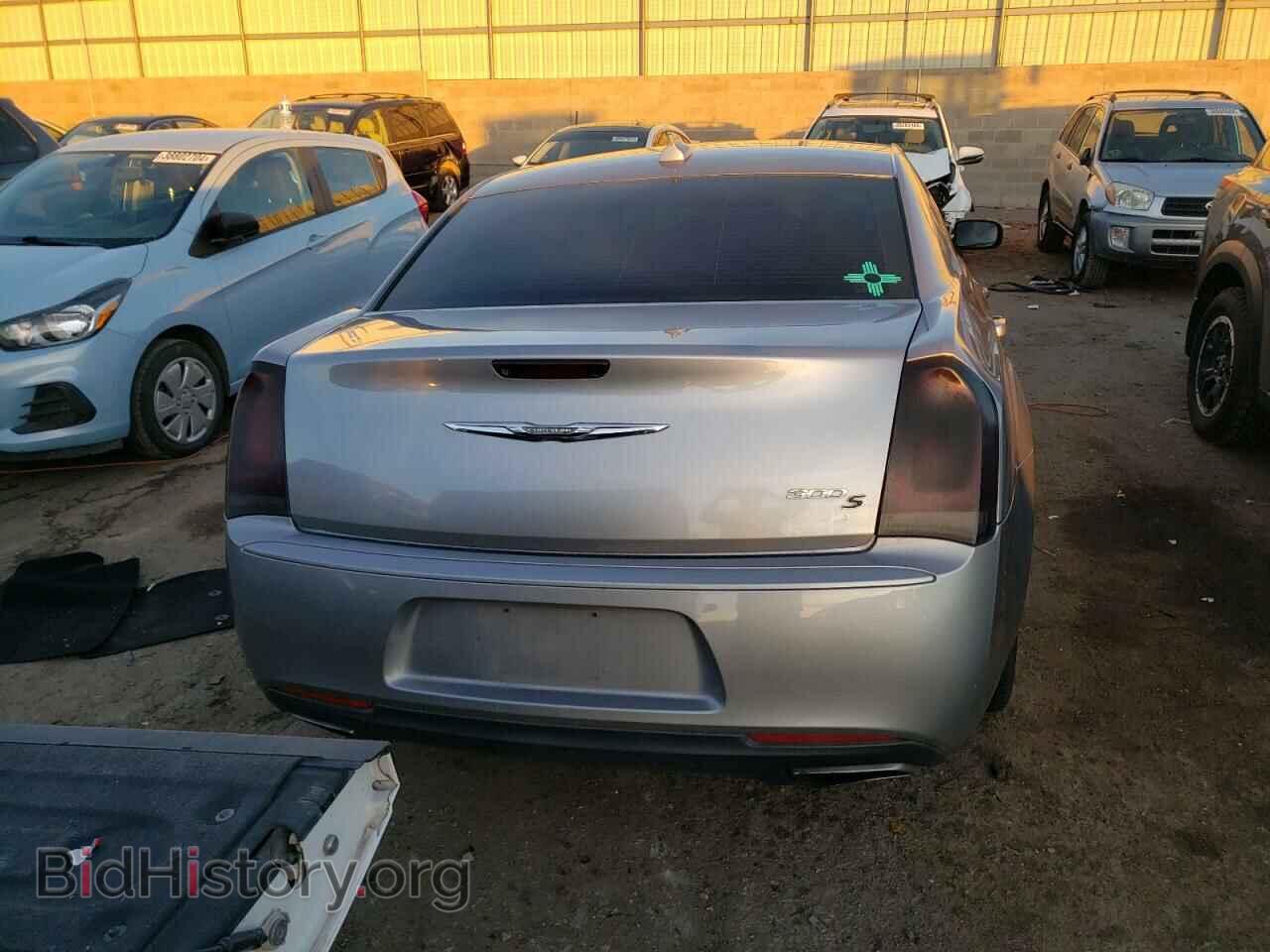 2018 CHRYSLER 300 - VIN: 2C3CCABG1JH214615 - Фото 6