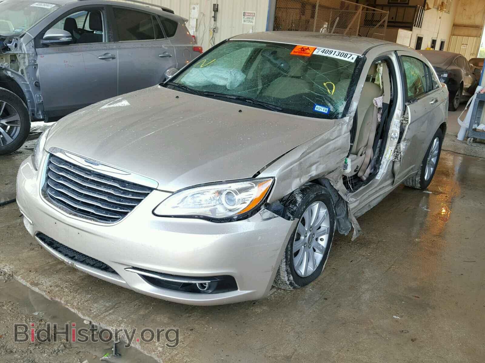 2013 CHRYSLER 200 - VIN: 1C3CCBCG9DN609478 - Фото 2