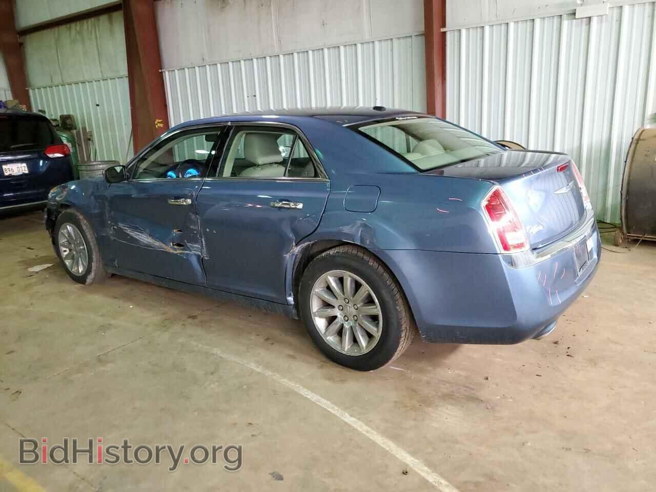 2011 CHRYSLER 300 - VIN: 2C3CA5CG2BH585652 - Photo 2