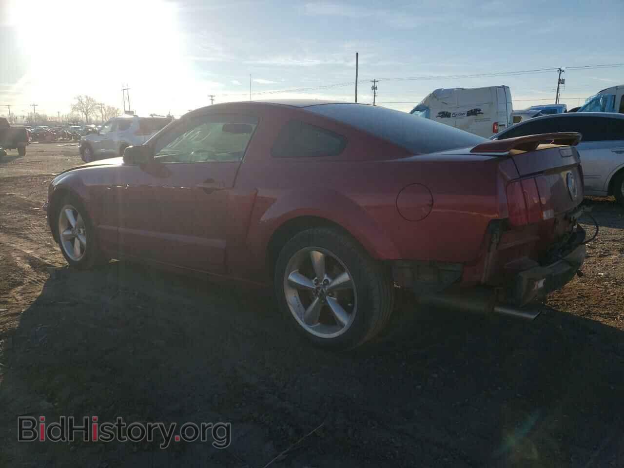 2007 FORD MUSTANG - VIN: 1ZVHT82H275208130 - Фото 2