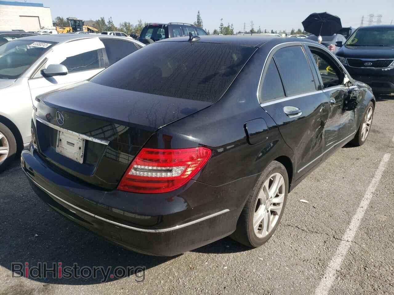 2013 MERCEDES-BENZ C-CLASS - VIN: WDDGF4HB2DR252995 - Фото 4