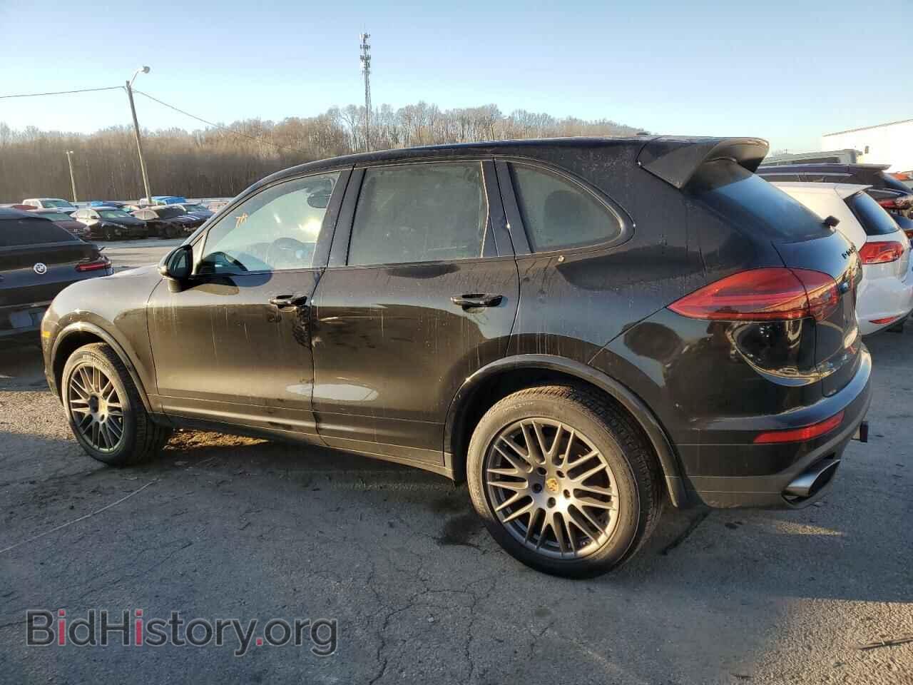 2017 PORSCHE CAYENNE - VIN: WP1AA2A26HKA86961 - Photo 2