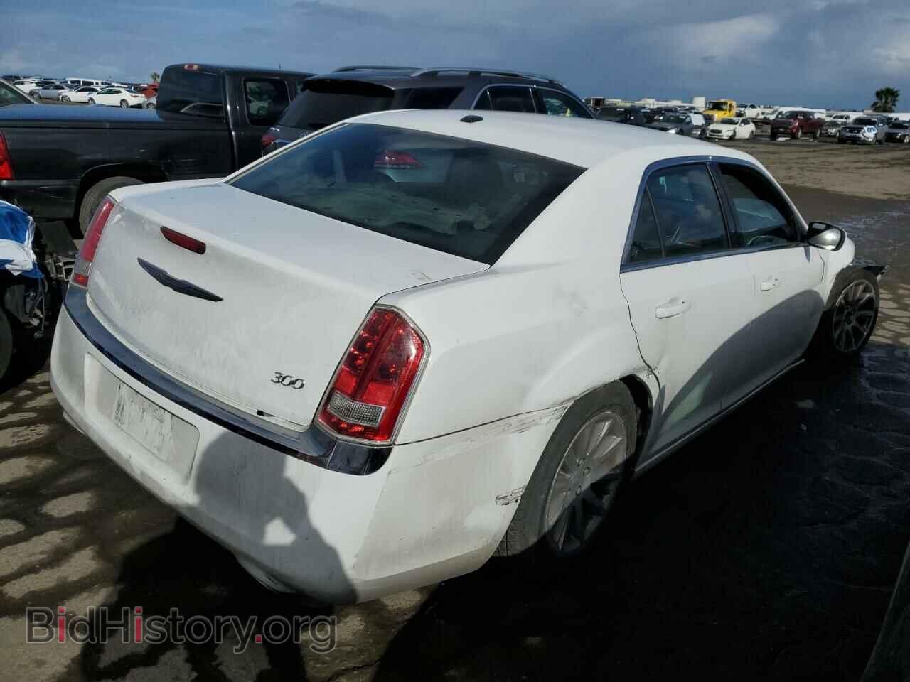 2014 CHRYSLER 300 - VIN: 2C3CCAAG2EH380889 - Фото 3