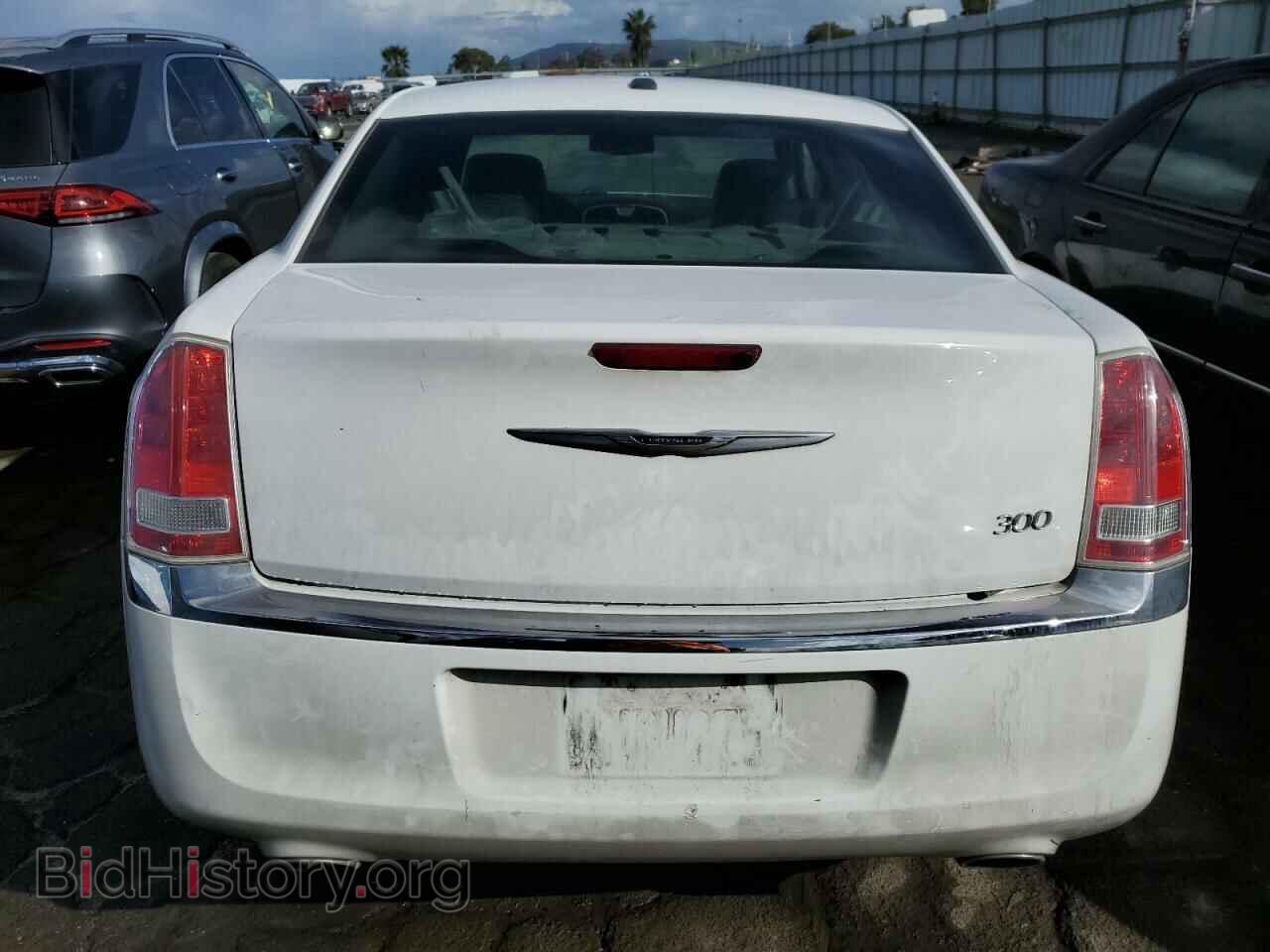 2014 CHRYSLER 300 - VIN: 2C3CCAAG2EH380889 - Фото 6
