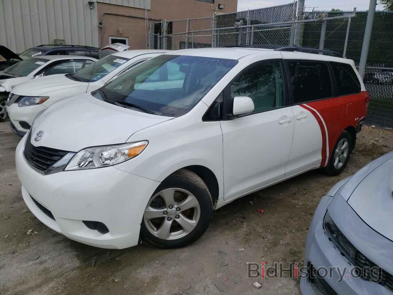 Photo 5TDKK3DC4DS385445 - TOYOTA SIENNA 2013