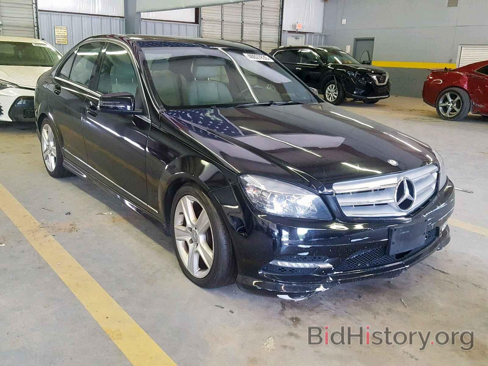 Photo WDDGF8BB7BR185615 - MERCEDES-BENZ C CLASS 2011