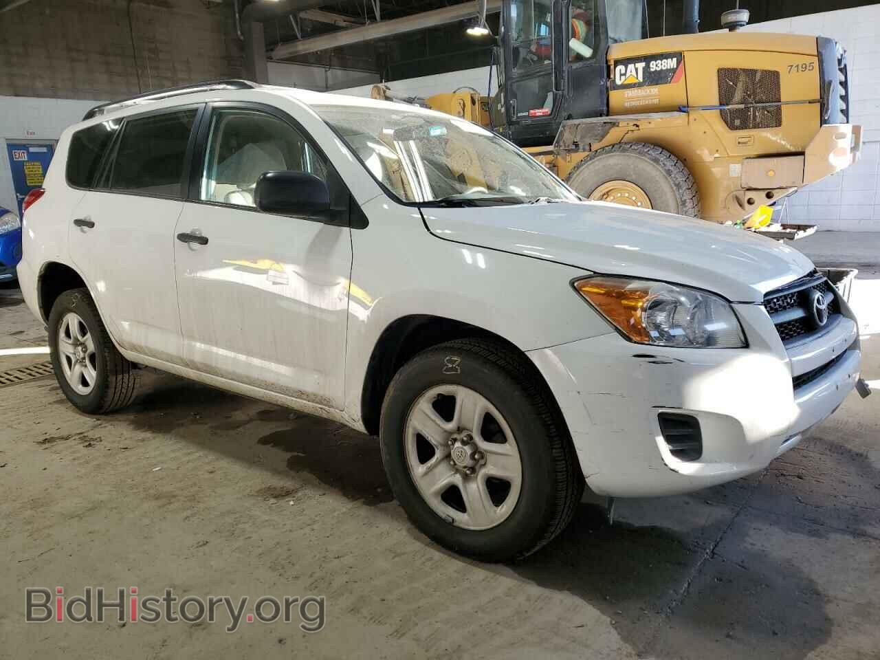 2011 TOYOTA RAV4 - VIN: 2T3BF4DV6BW135972 - Фото 4