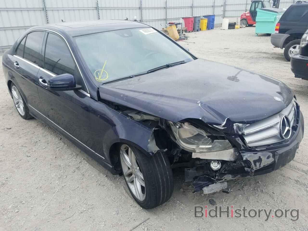 Photo WDDGF4HB1CR233854 - MERCEDES-BENZ C CLASS 2012