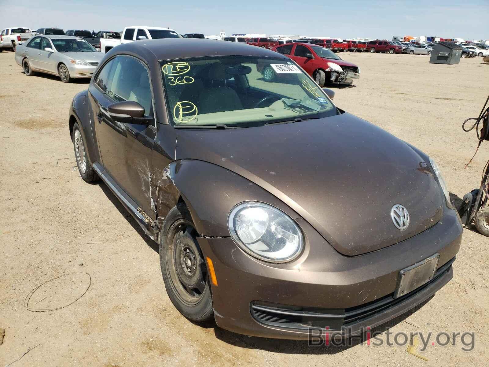 Photo 3VWJX7AT5DM694444 - VOLKSWAGEN BEETLE 2013