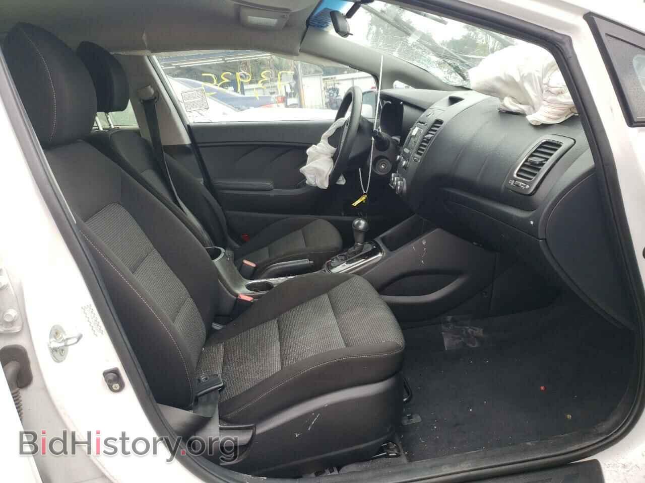 2017 KIA FORTE - VIN: 3KPFK4A73HE035559 - Photo 5
