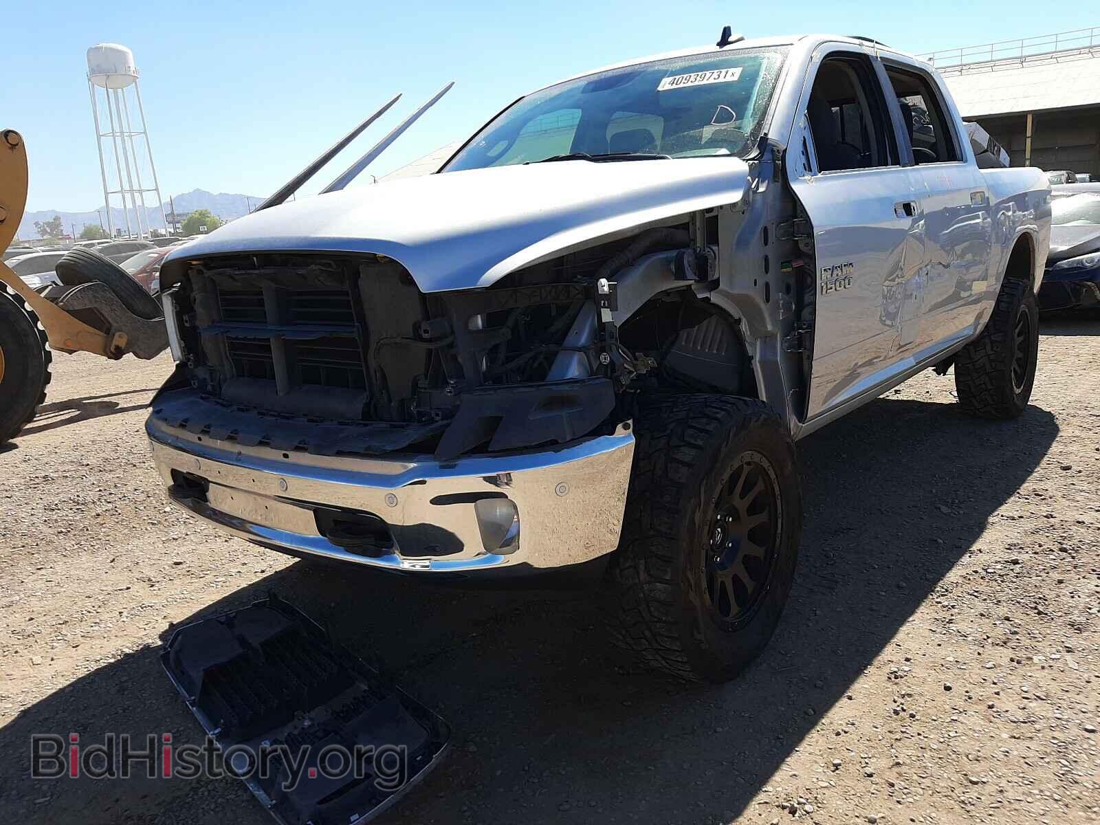 2017 RAM 1500 - VIN: 3C6RR7LT3HG544132 - Фото 2