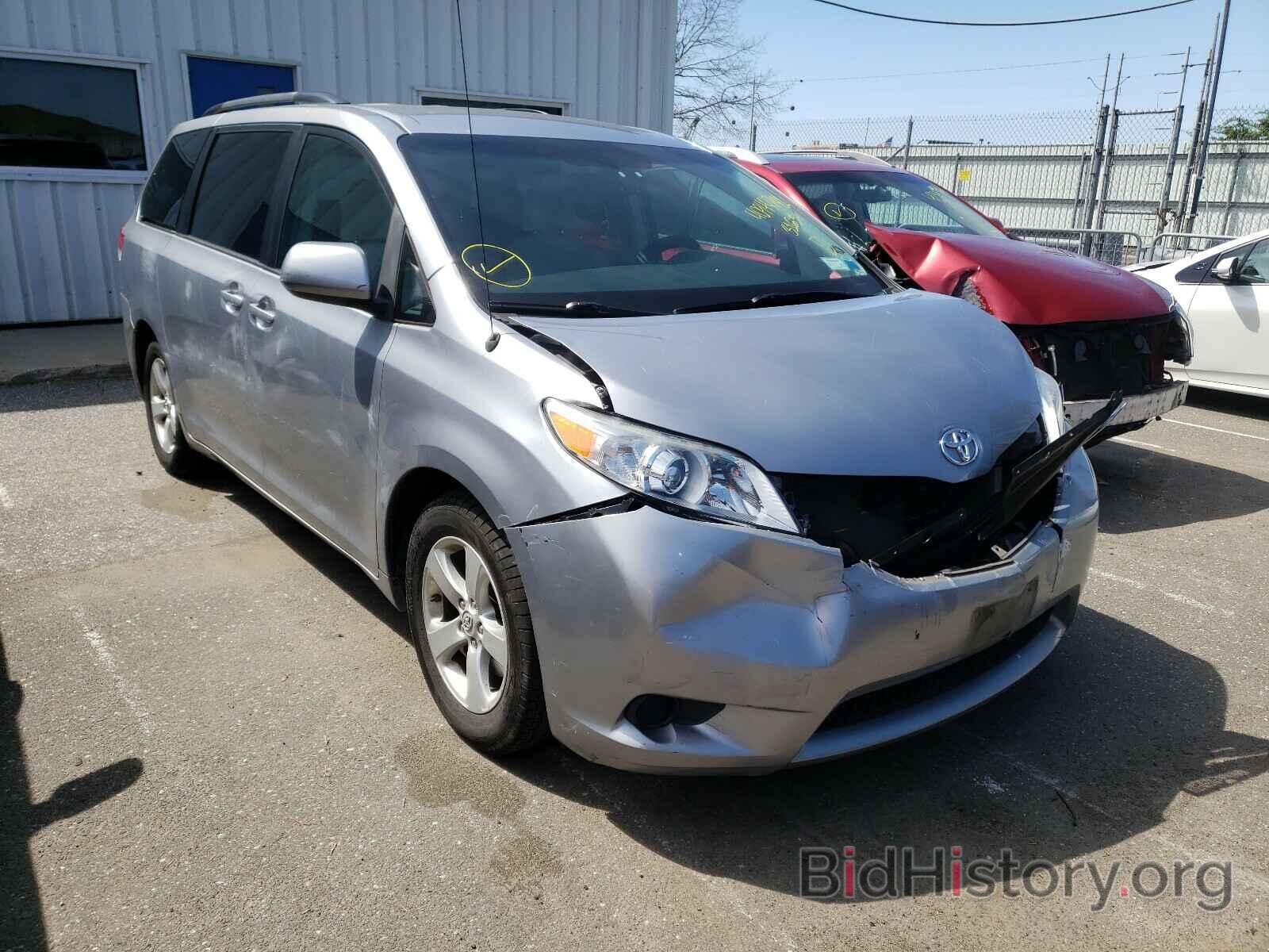 Фотография 5TDKK3DCXDS316341 - TOYOTA SIENNA 2013