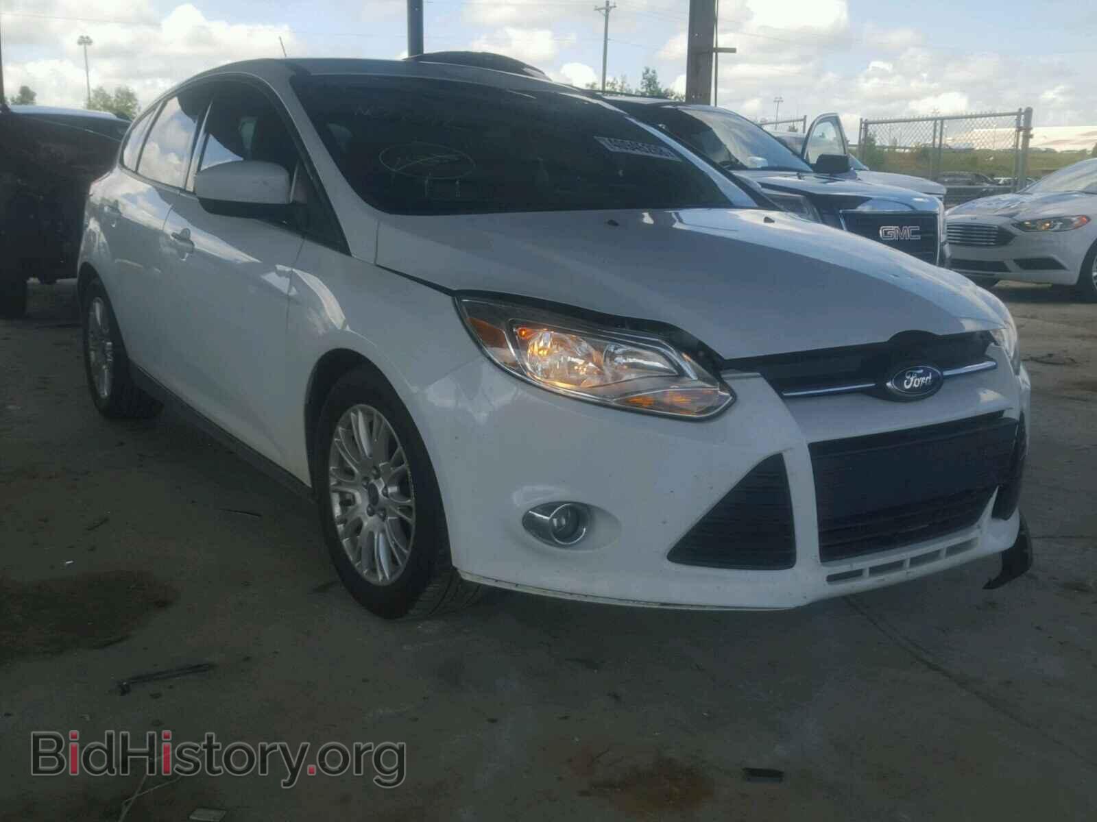 2012 Ford FOCUS Focus SE (VIN 1FAHP3K2XCL123294) — фото 1 из 10, Copart, повреждение: передняя часть