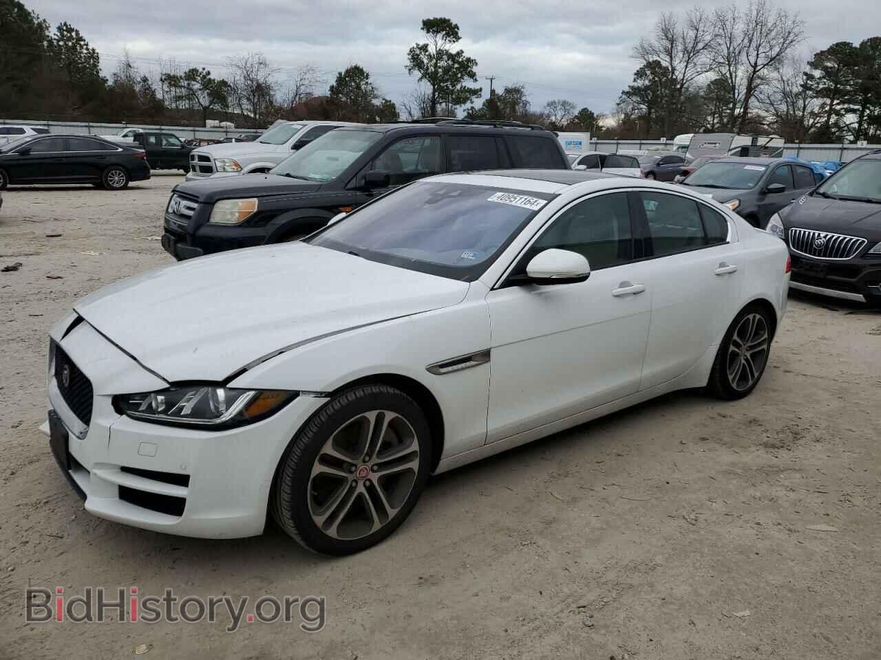 Фотография SAJAJ4BV3HA948529 - JAGUAR XE 2017