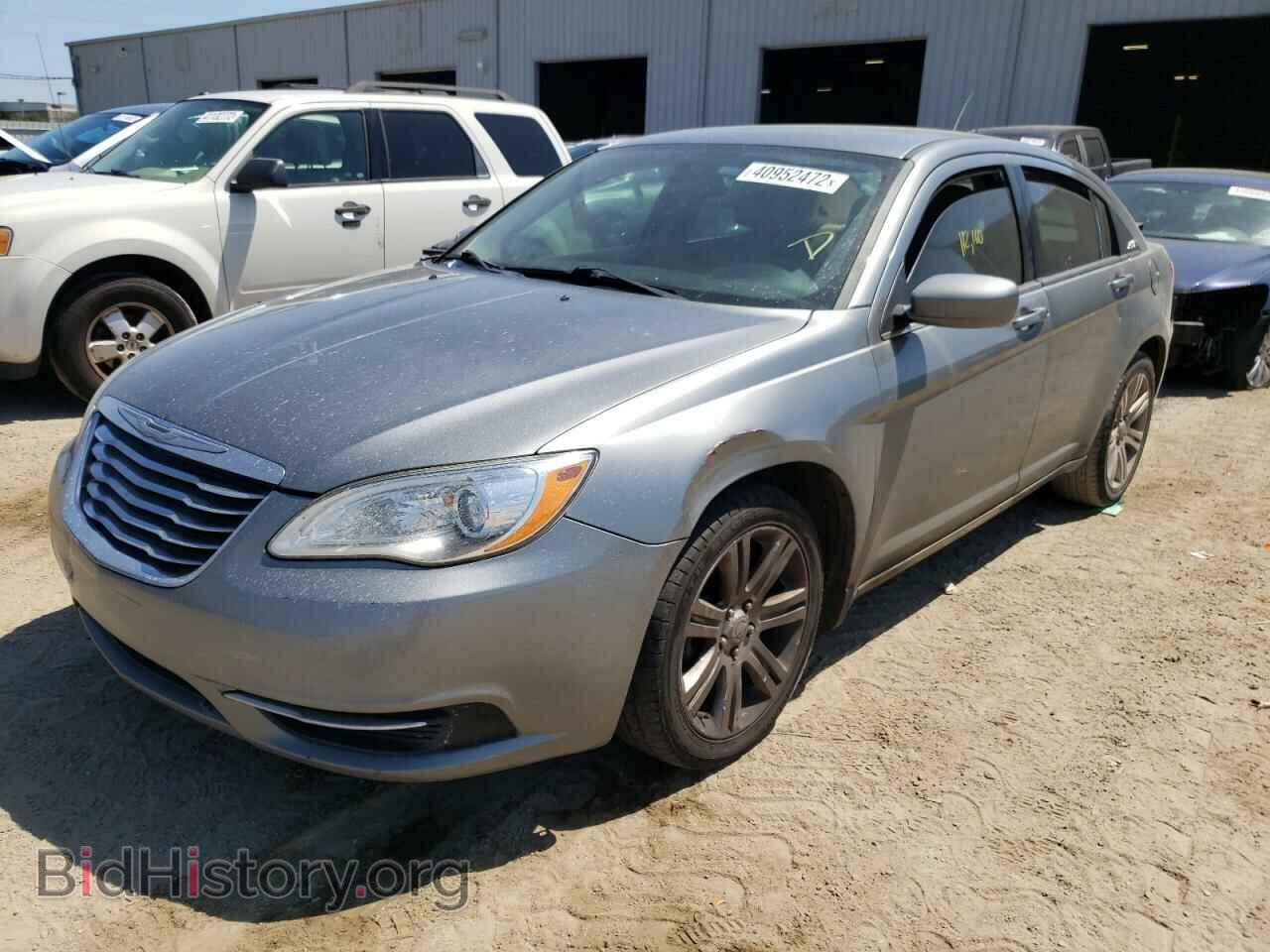 2011 CHRYSLER 200 - VIN: 1C3BC1FB4BN606541 - Фото 2