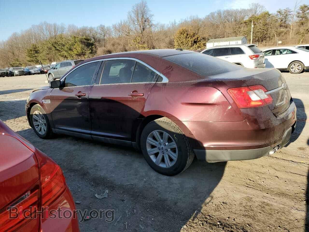 2011 FORD TAURUS - VIN: 1FAHP2DW5BG124953 - Фото 2