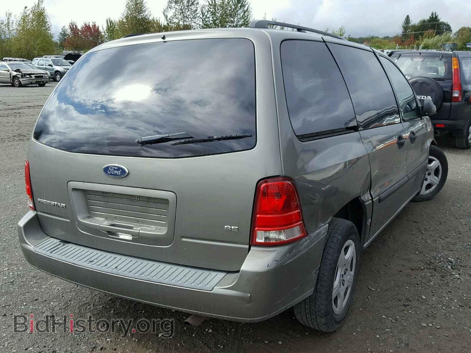 2005 FORD FREESTAR - VIN: 2FMZA51685BA45757 - Фото 4