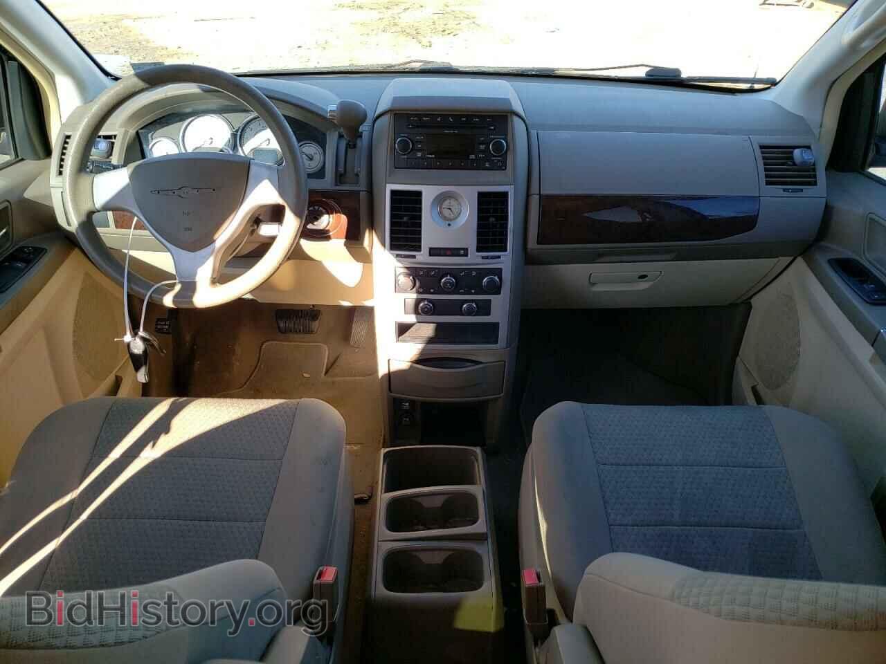 2010 CHRYSLER MINIVAN - VIN: 2A4RR2D10AR365744 - Фото 8