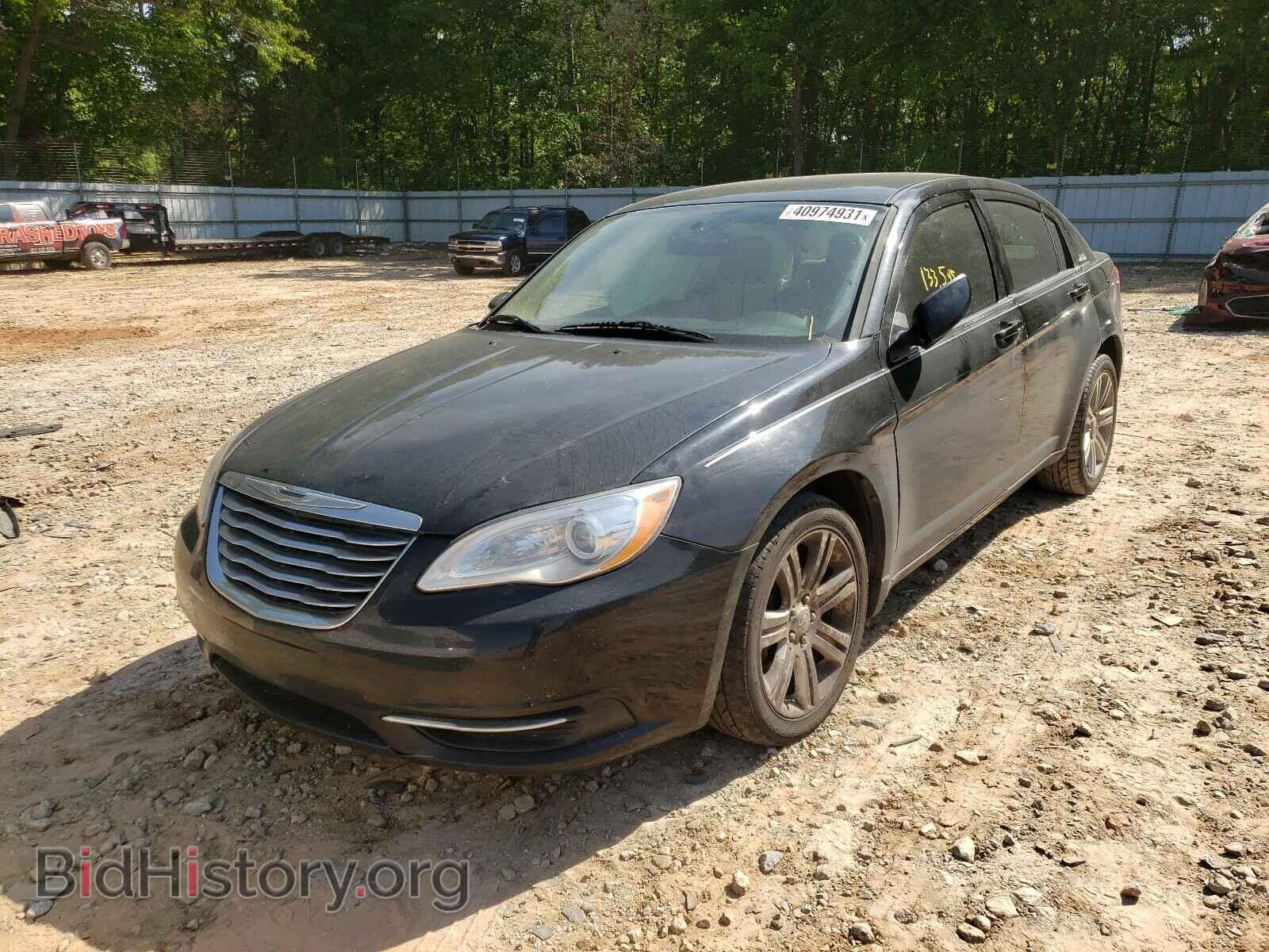 2013 CHRYSLER 200 - VIN: 1C3CCBBB1DN614597 - Фото 2